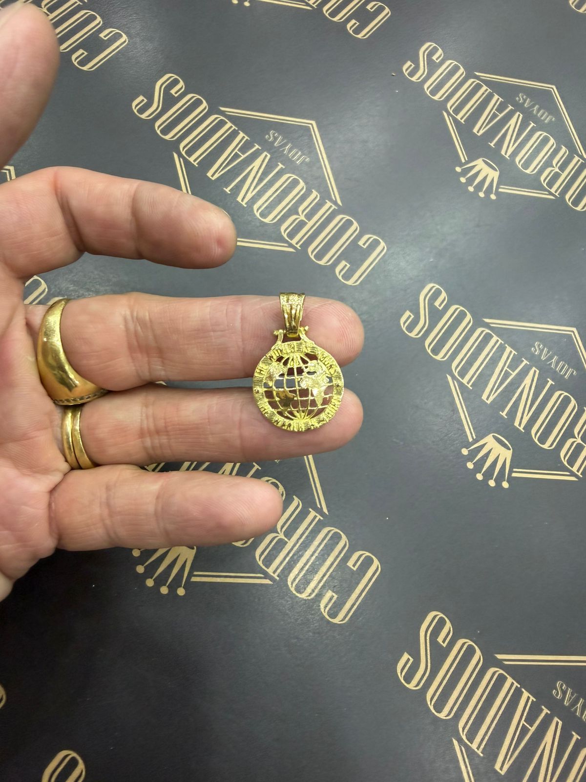 DIJE EL MUNDO ES TUYO CHIQUITO